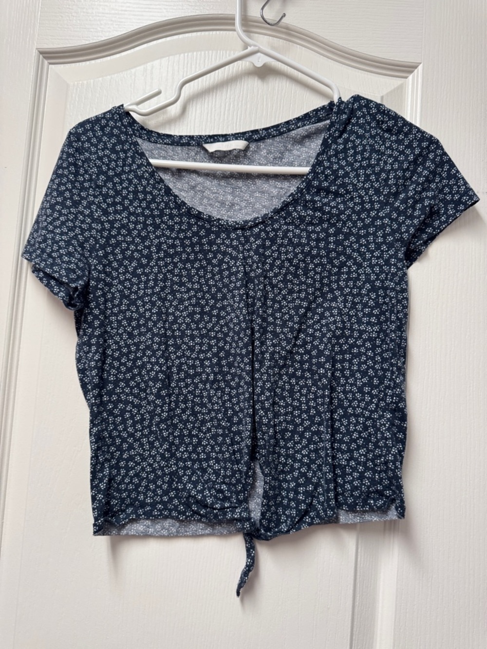 H&M Navy Floral Tie-Front Crop Top